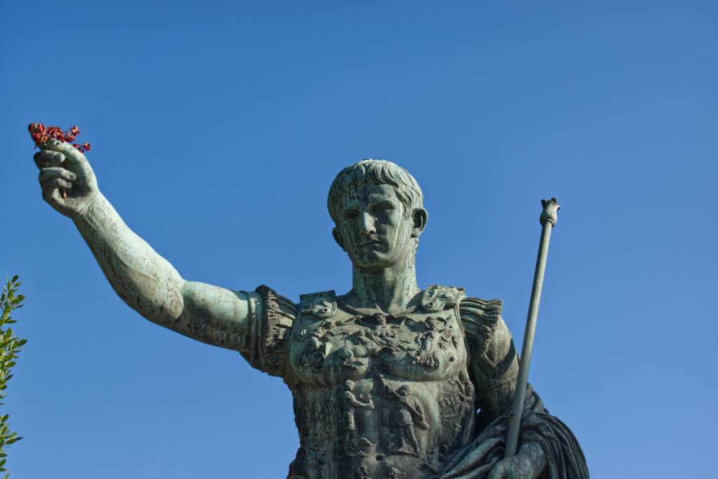 Augustus 2 - Photo by Nemanja Peric on Unsplash
